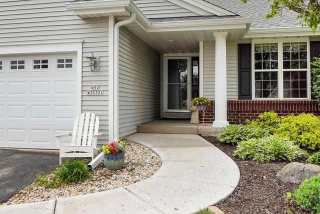 N52W35321 Lighthouse LANE, Oconomowoc, WI 53066