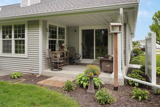 N52W35321 Lighthouse LANE, Oconomowoc, WI 53066