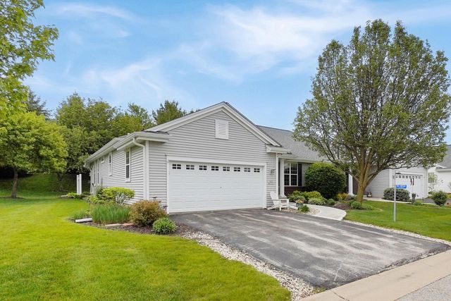 N52W35321 Lighthouse LANE, Oconomowoc, WI 53066