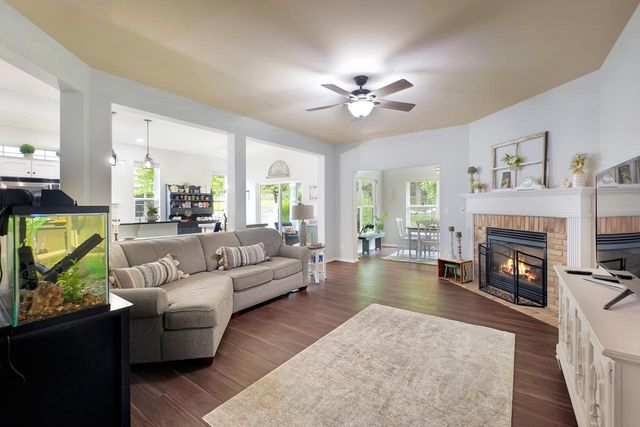 N52W35321 Lighthouse LANE, Oconomowoc, WI 53066