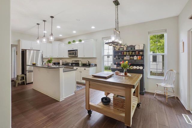 N52W35321 Lighthouse LANE, Oconomowoc, WI 53066