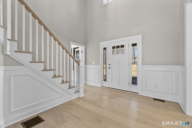 8 Twin Valley Road, East Lyme, CT 06333
