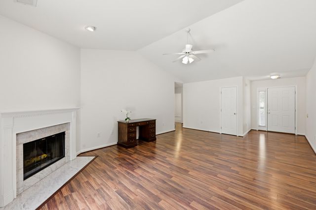 1409 Scarlett Way, Lexington, KY 40514