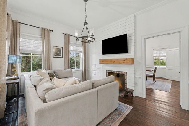 216 W Carolina Avenue, Summerville, SC 29483