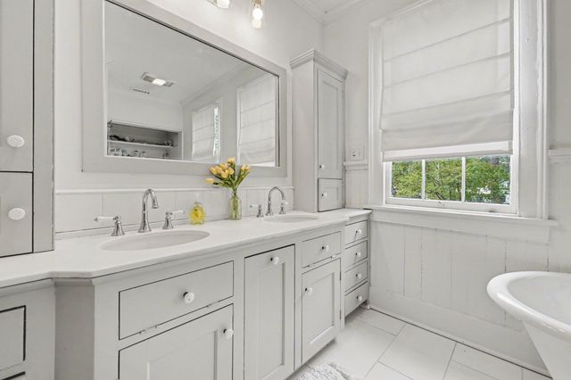 216 W Carolina Avenue, Summerville, SC 29483