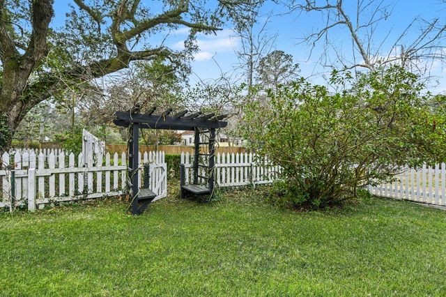 216 W Carolina Avenue, Summerville, SC 29483