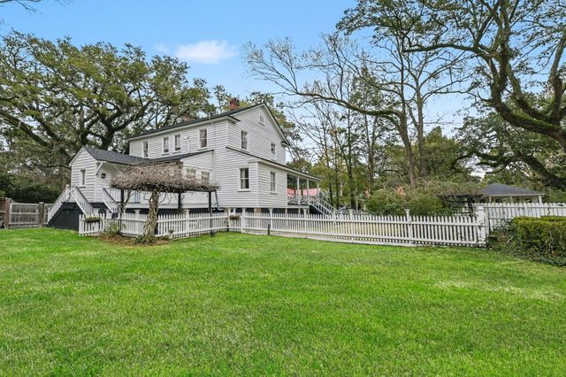 216 W Carolina Avenue, Summerville, SC 29483