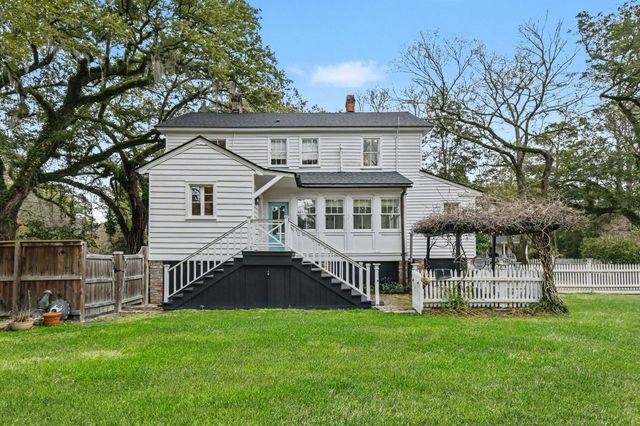 216 W Carolina Avenue, Summerville, SC 29483