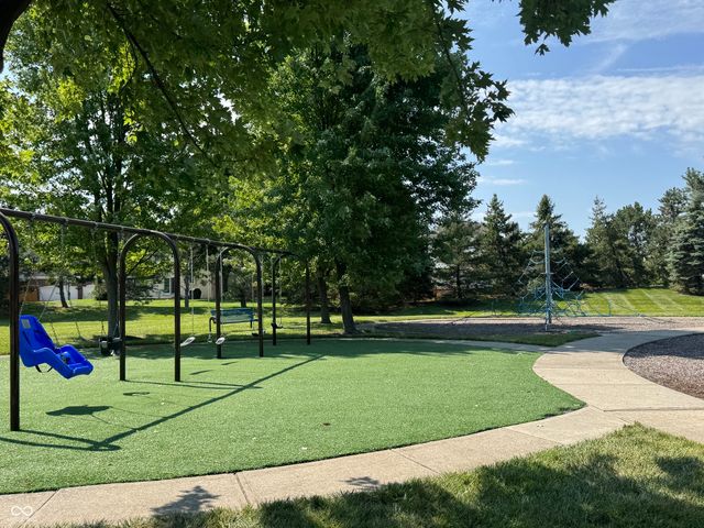 612 Rockport Place, Westfield, IN 46074