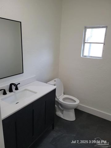 4117 Barrancas Ave Upstairs, Pensacola, FL 32507