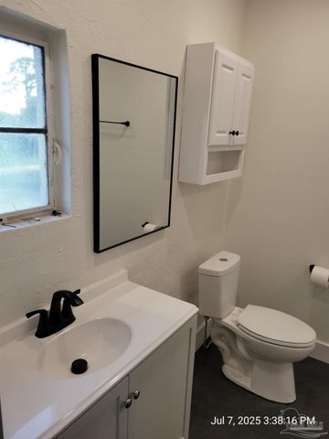 4117 Barrancas Ave Upstairs, Pensacola, FL 32507