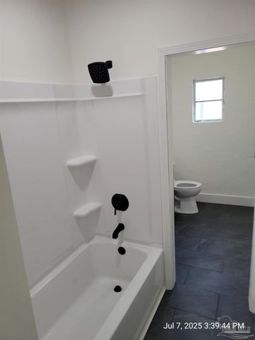 4117 Barrancas Ave Upstairs, Pensacola, FL 32507