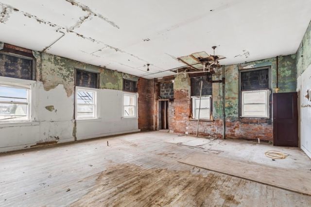85 N Main Street, Walton, KY 41094
