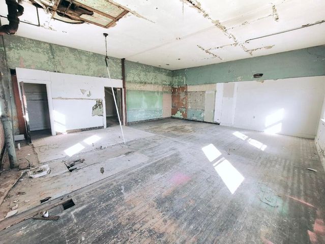 85 N Main Street, Walton, KY 41094
