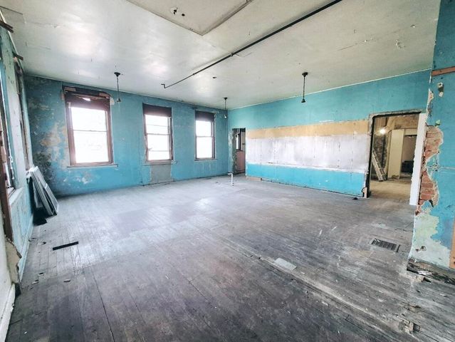 85 N Main Street, Walton, KY 41094