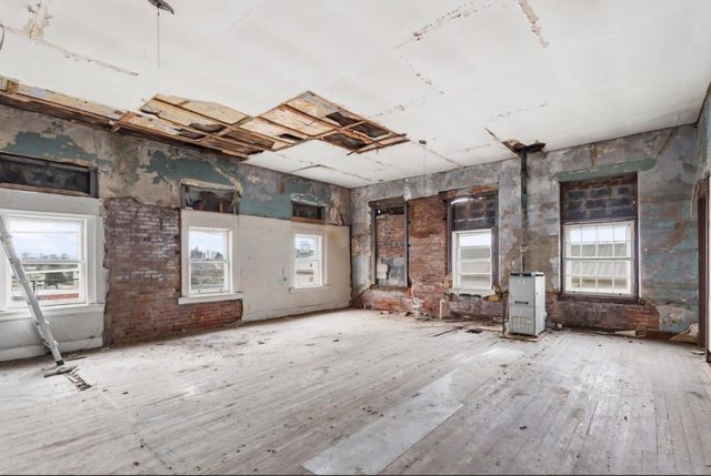 85 N Main Street, Walton, KY 41094