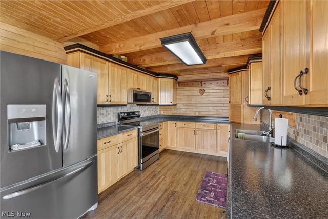 9684 Shepler Church Avenue, Bolivar, OH 44612