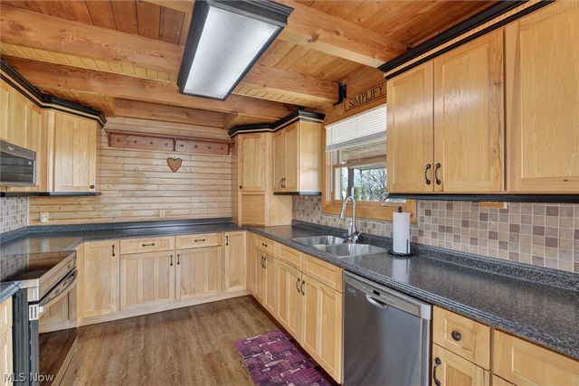 9684 Shepler Church Avenue, Bolivar, OH 44612