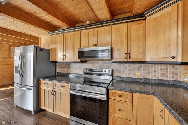 9684 Shepler Church Avenue, Bolivar, OH 44612