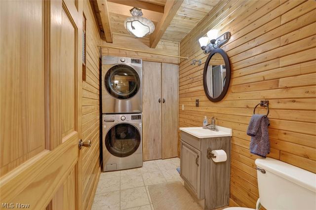 9684 Shepler Church Avenue, Bolivar, OH 44612