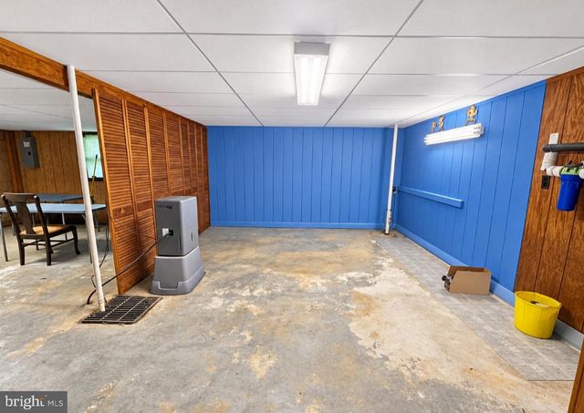225 CEDAR HILL DR, Harpers Ferry, WV 25425
