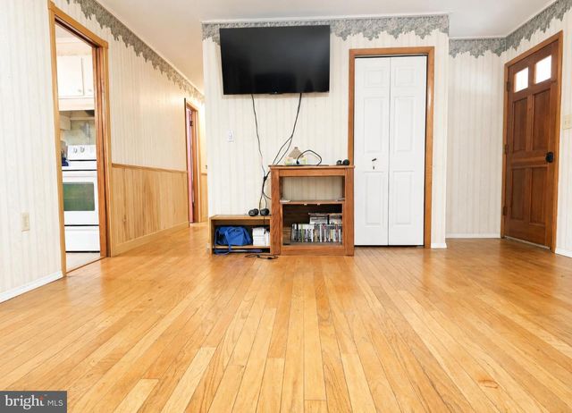225 CEDAR HILL DR, Harpers Ferry, WV 25425