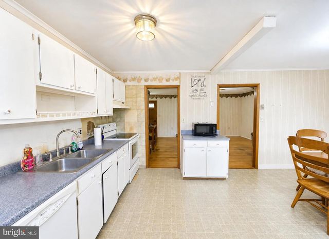 225 CEDAR HILL DR, Harpers Ferry, WV 25425
