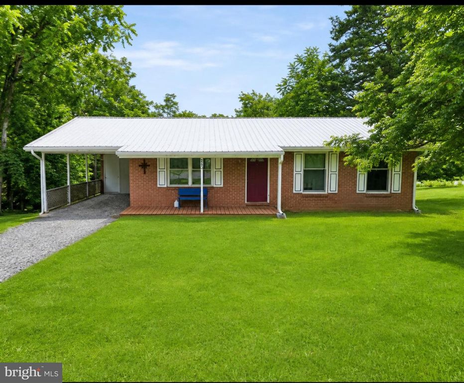 225 CEDAR HILL DR, Harpers Ferry, WV 25425