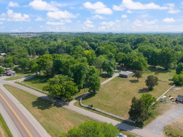 1657 Hwy 41A N, Shelbyville, TN 37160