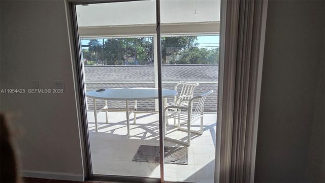 180 E Cypress Way E230, Naples, FL 34110