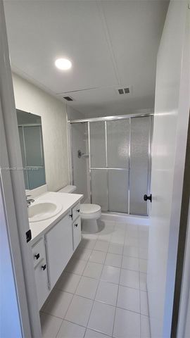 180 E Cypress Way E230, Naples, FL 34110