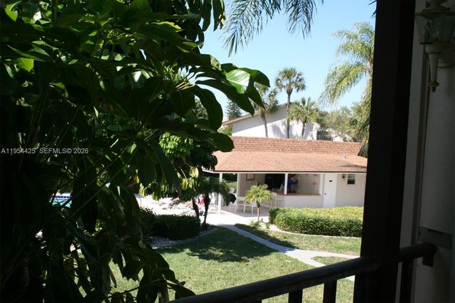 180 E Cypress Way E230, Naples, FL 34110