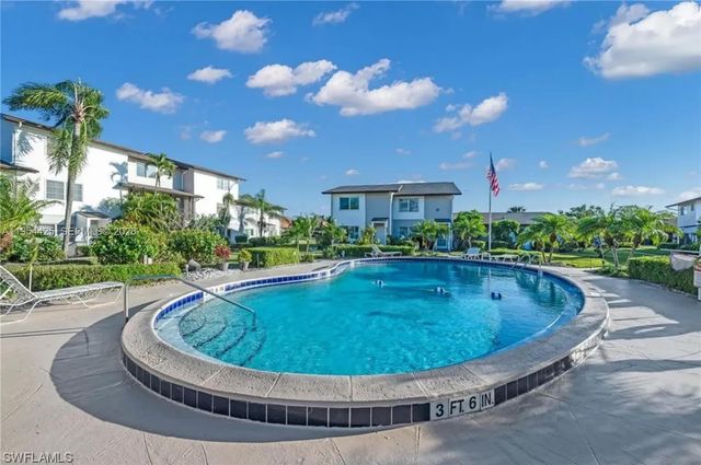 180 E Cypress Way E230, Naples, FL 34110