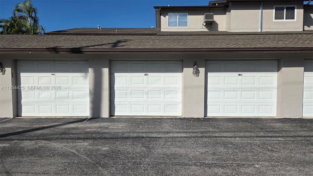 180 E Cypress Way E230, Naples, FL 34110