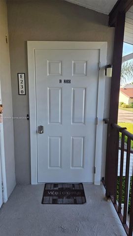 180 E Cypress Way E230, Naples, FL 34110