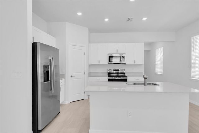 10881 MOLASSES WAY, New Port Richey, FL 34655