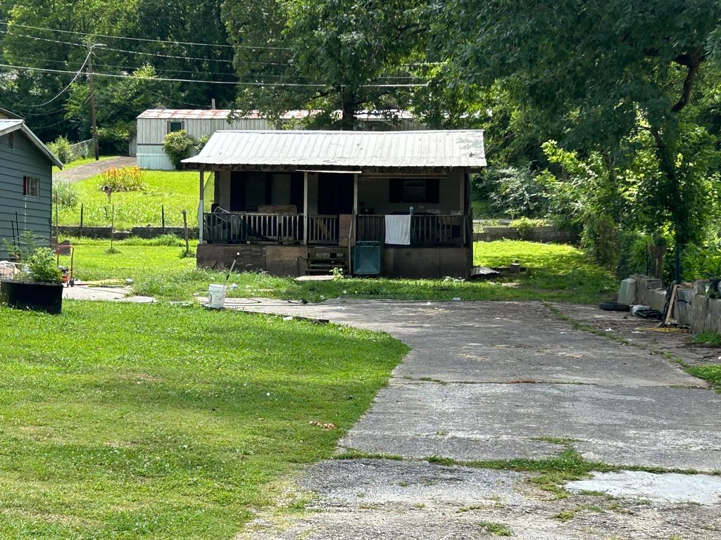 6 Kellys Ferry Avenue, Chattanooga, TN 37419
