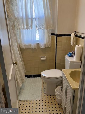 240 PINEHURST RD, Wilmington, DE 19803