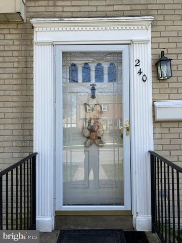 240 PINEHURST RD, Wilmington, DE 19803