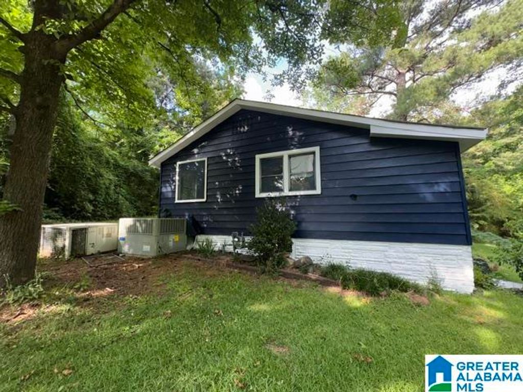 1545 SE 3RD STREET, Graysville, AL 35073