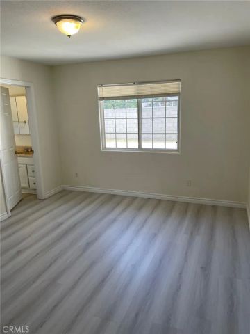 2106 W 9th Street, Santa Ana, CA 92703