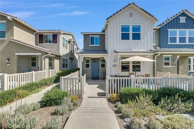 3948 Lavine Way 101, Corona, CA 92883