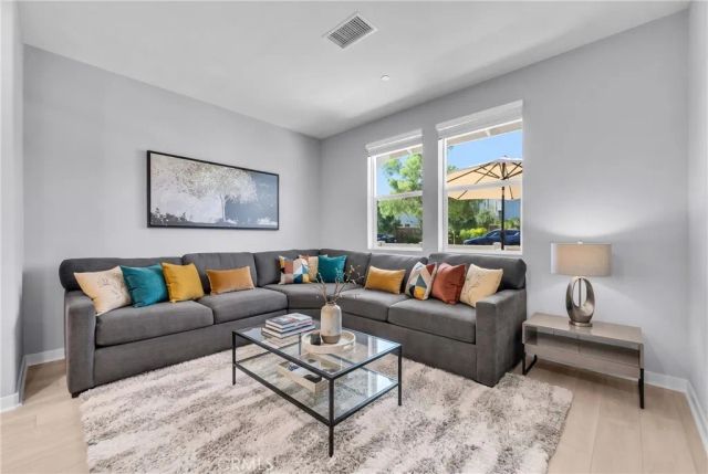 3948 Lavine Way 101, Corona, CA 92883