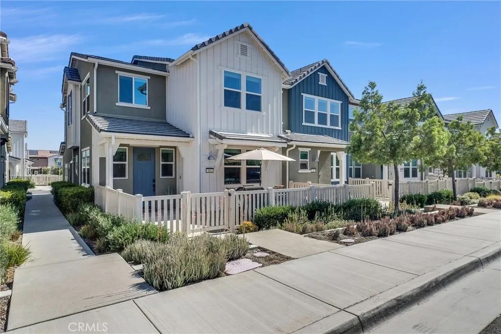 3948 Lavine Way 101, Corona, CA 92883