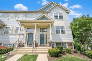 2661 N Augusta Drive N, Wadsworth, IL 60083