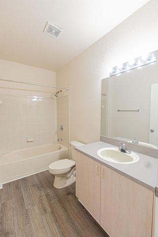 118 SW Peacock Boulevard 10-207, Port St Lucie, FL 34986