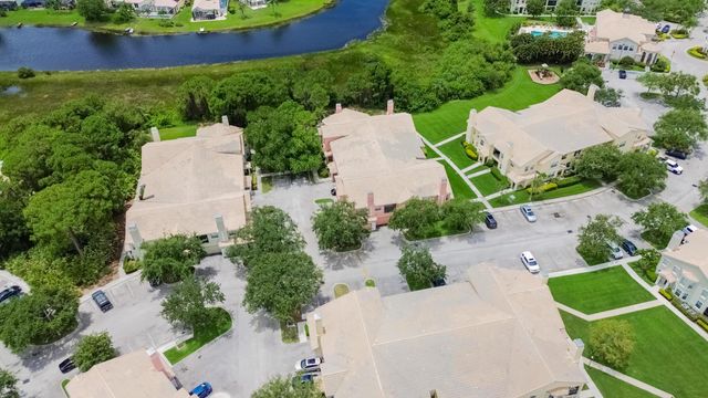 118 SW Peacock Boulevard 10-207, Port St Lucie, FL 34986