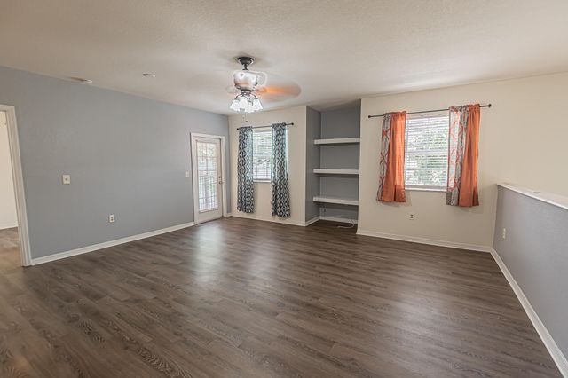 118 SW Peacock Boulevard 10-207, Port St Lucie, FL 34986
