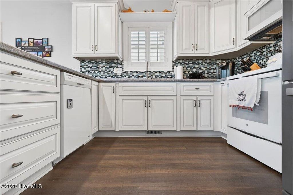 Image 24 of property listing at 1701 Canal Drive, Sunset Beach, NC 28468