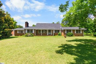 640 Dial Place Road, Laurens, SC 29360